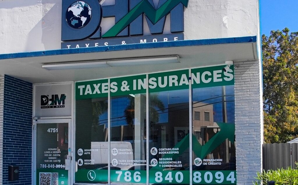 Comparativa W-2 vs. 1099 de DHM Taxes & More para proteger el bolsillo de los contribuyentes en Hialeah, Florida.