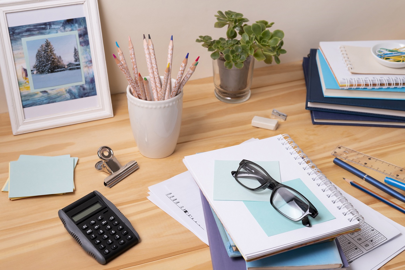 Servicios de DHM Taxes & More: consulta con un preparador de taxes experto para evitar errores en tu declaración 2026.