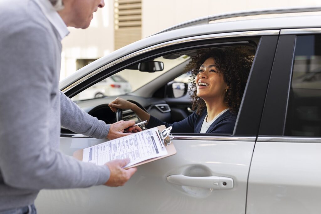 Guía sobre tipos de seguros de autos en USA para 2026 por DHM Taxes & More.
