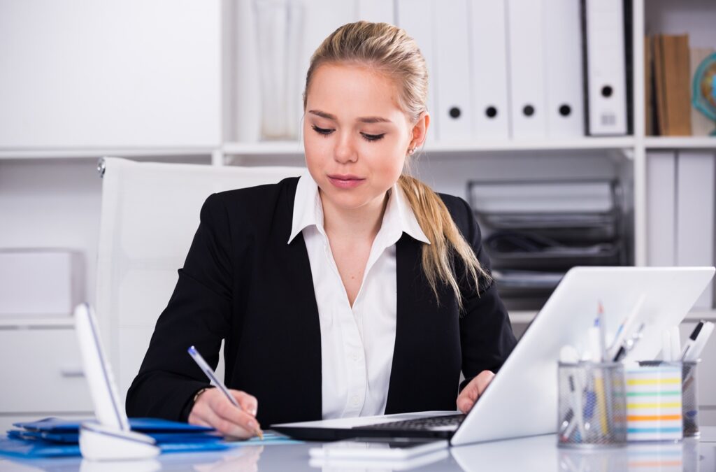 Servicios de contador para pequeños negocios en USA por DHM Taxes & More, Kentucky.